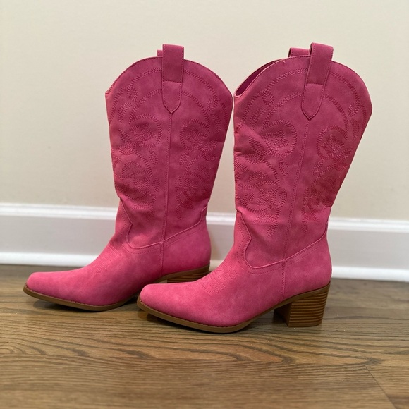 Shoes - Brand new never worn cowgirl Pink Western Boots